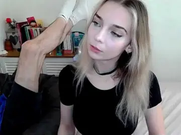 Bongacams Adult Video Chat of Almondmilka