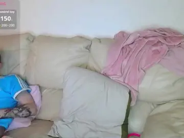Bongacams Watch Live Sex Cams of Almondmilka