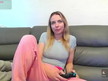 Bongacams Best Webcam of Almondmilka