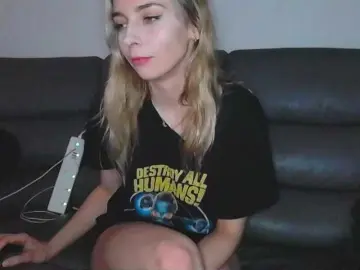 Bongacams Free Porn Cam of Almondmilka