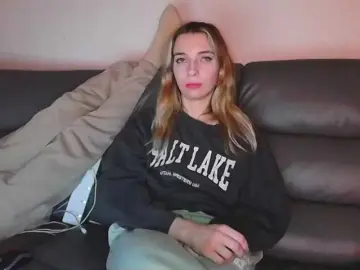 Bongacams Sex Cam of Almondmilka