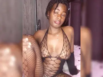 Bongacams Sex Cam of PetiteTemptress