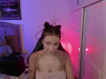 Bongacams Nude Webcam of Laurahoot20