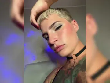 Bongacams Best live sex cam show of AbsintheGirl