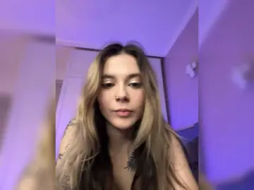 Bongacams Live Sex Cam of Alicee-teasee