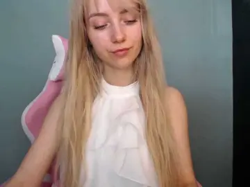 Bongacams Live Sex Cam of LuciaGlow