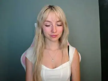 Bongacams Watch Live Sex Cams of LuciaGlow