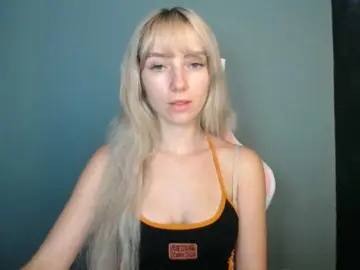 Bongacams Adult Video Chat of LuciaGlow