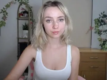 Bongacams Live Sex Cam of LuciaGlow