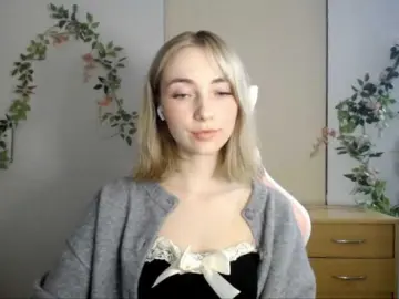 Bongacams Free Porn Cam of LuciaGlow
