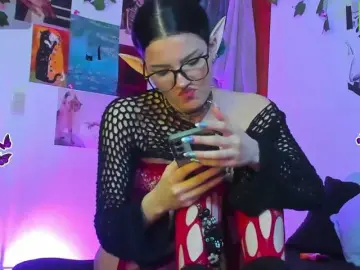 Bongacams Sex Cam of Bluedarkelf888
