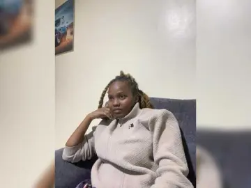 Bongacams Free Porn Cam of Curvy-maxy9