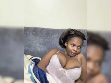 Bongacams Free Porn Cam of Curvy-maxy9