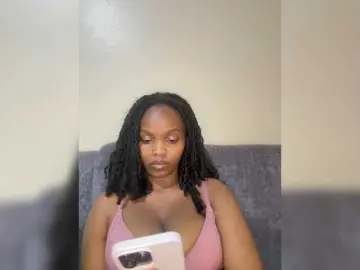 Bongacams Nude Webcam of Curvy-maxy9