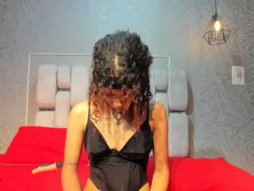Bongacams Live Sex Cam of LAURA-SMIITH