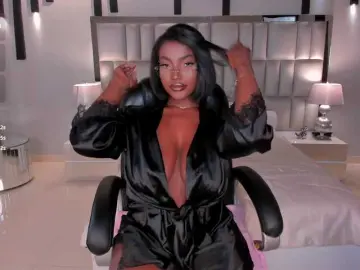 Bongacams Watch Live Sex Cams of SavannahStorm