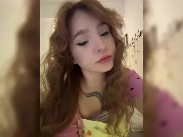 Bongacams Adult Video Chat of LittleDelora