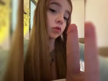 Bongacams Nude Webcam of LittleDelora
