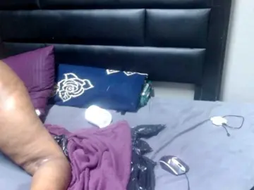 Bongacams Free Porn Cam of Africancurves22