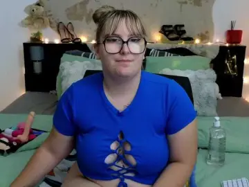 Bongacams Sex Cam of ElvinnaLaFrancaise