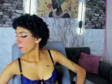 Bongacams Watch Live Sex Cams of queencuarxxo