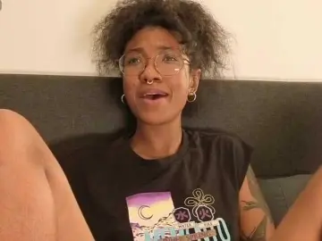 Bongacams Adult Webcam of CarolineS