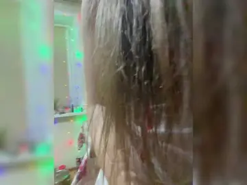 Bongacams Live Sex Cam of SweetLoveKiss