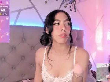Bongacams Adult Webcams of EMMAAA-STOONEE