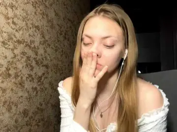 Bongacams Live Sex Cam of MyrticeDollen