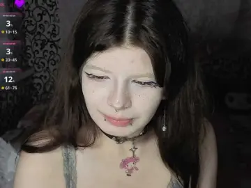 Bongacams Live Sex Cam of FrirenLovv