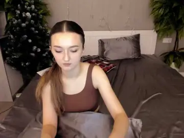 Bongacams Live Sex Cam of CyrenaLuxe