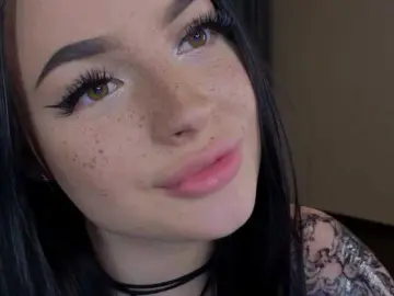 Bongacams Adult Webcams of LisaAndDenis