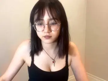 Bongacams Watch Live Sex Cams of MyrleHenggeler