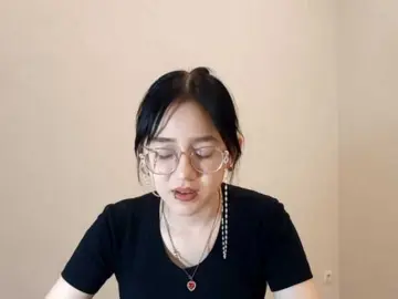 Bongacams Nude Webcam of MyrleHenggeler