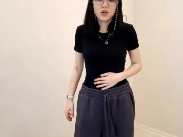 Bongacams Free Live Porn of MyrleHenggeler