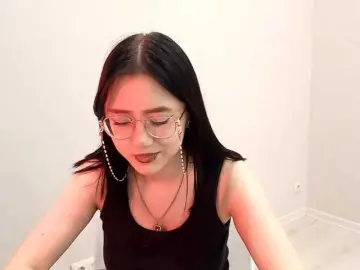 Bongacams Watch Live Sex Cams of MyrleHenggeler