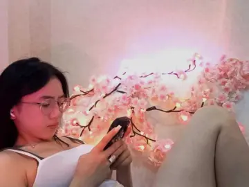 Bongacams Nude Webcam of MyrleHenggeler