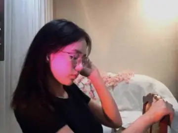 Bongacams Free Live Porn of MyrleHenggeler