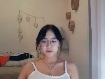 Bongacams Watch Live Sex Cams of MyrleHenggeler