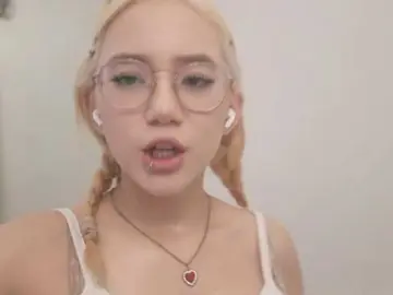 Bongacams Live Porn of MyrleHenggeler