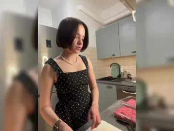 Bongacams Sex Cam of -FemaleEssence-