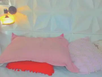 Bongacams Live Sex Cam of cutelatinaxxx