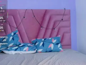 Bongacams Live Sex Cam of petitelittleebony