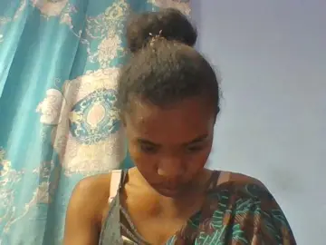 Bongacams Live Sex Cam of Emelie1a