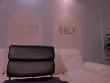 Bongacams Private Sex Chat of MaiaCollins1