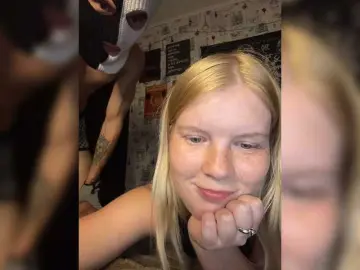 Bongacams Watch Live Sex Cams of NIKADELE