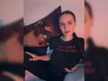 Bongacams Watch Live Sex Cams of OriginalHOOLi