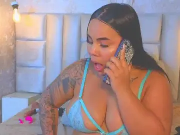 Bongacams Live Sex Cam of emilyqueen3xx