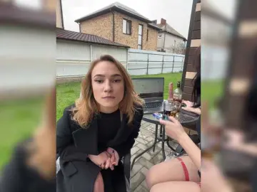 Bongacams Live Sex Cam of CurvyWoman-