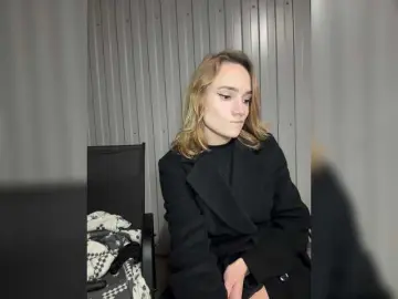 Bongacams Live Porn of CurvyWoman-